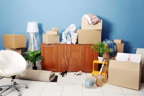 London moving preparation with labelled boxes and property access planning